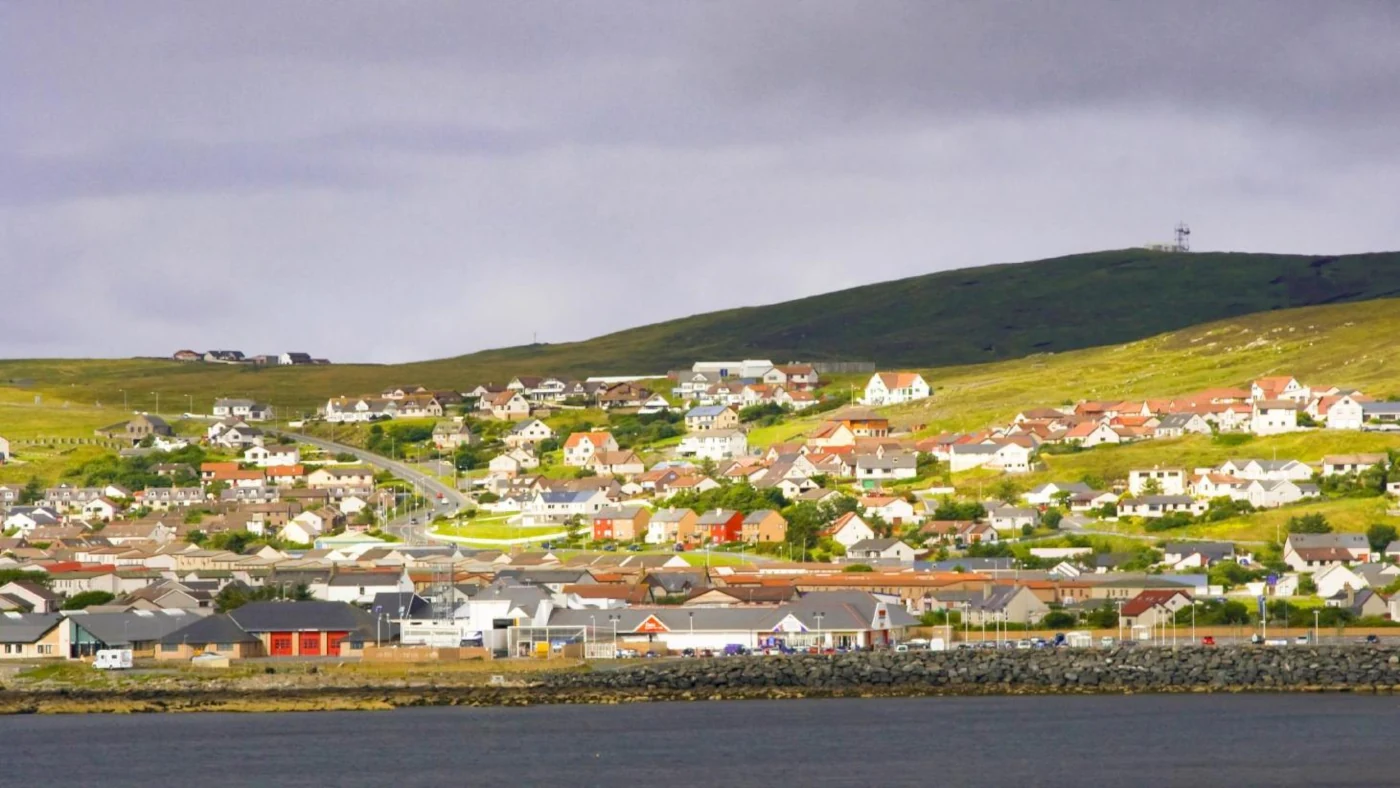 How Many Shetland Islands Are There